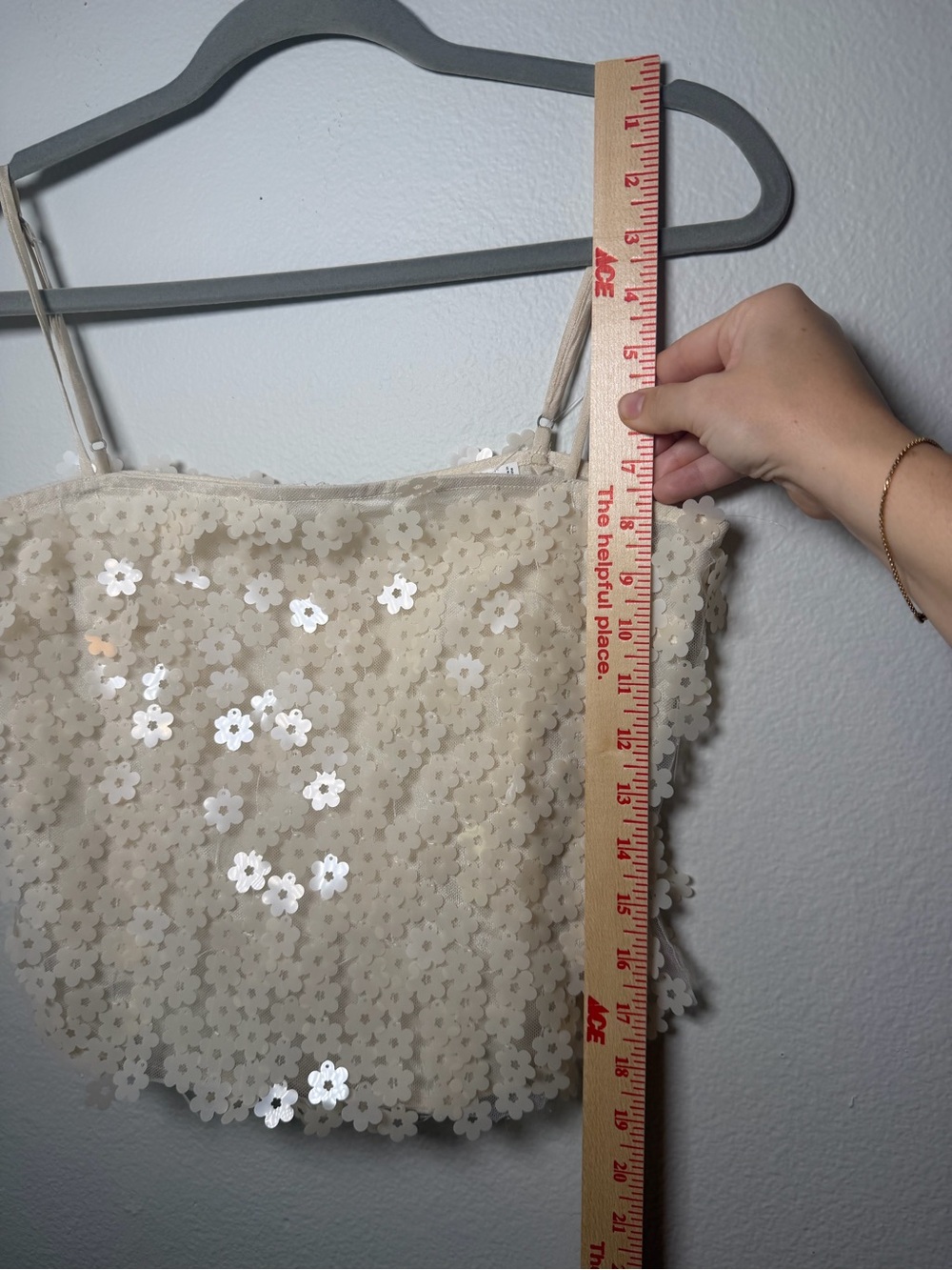 ASTR Luxoria Top Delicate Ivory Sequin Floral Camisole Top Size S - Picture 9 of 10
